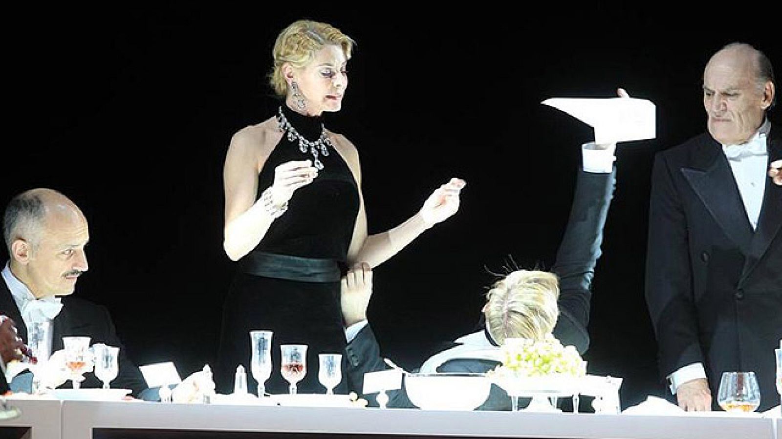 Días de cine: 'La caída de los dioses' en teatro