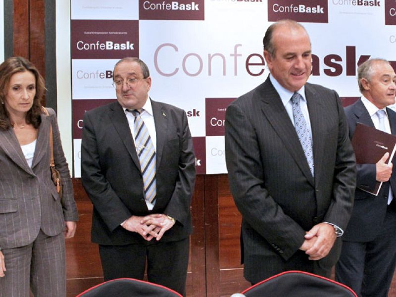 Los empresarios vascos y los sindicatos piensan que queda pendiente es la disolución de ETA