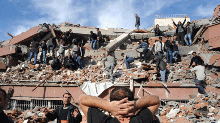 Informativo 24h - Un terremoto de magnitud 6,6 desata el pánico en la provincia turca de Van