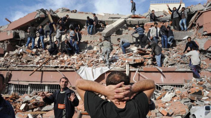 Telediario 1 - Telediario Matinal en 4' - 24/10/11