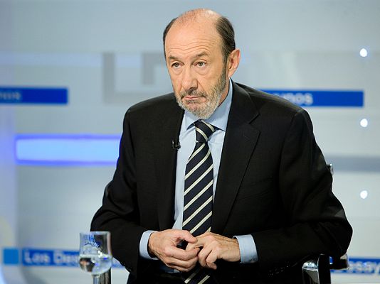 Los desayunos - Rubalcaba se compromete a mantener las prestaciones por desempleo