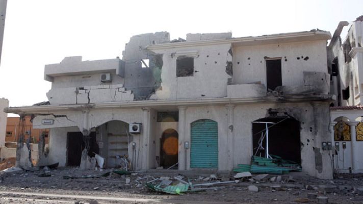 Telediario 1 - Gadafi ya esta enterrado