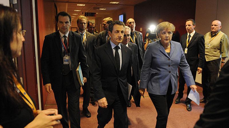 Los veintisiete se reúnen para buscar un acuerdo que frene la crisis de deuda - Informativo 24h | Ver