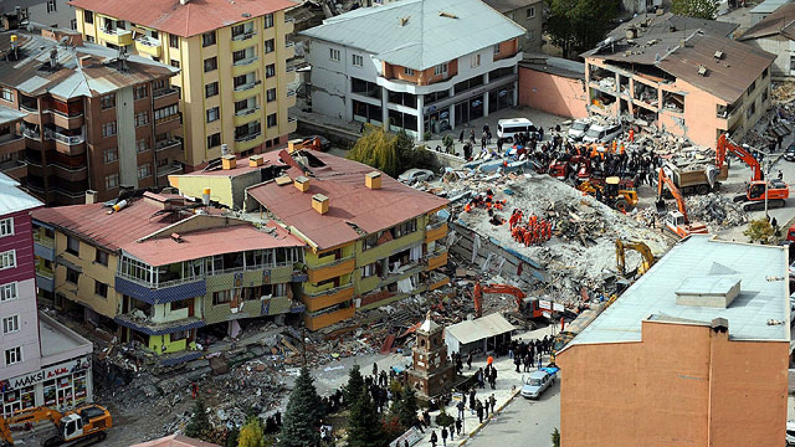 Telediario Matinal en cuatro minutos - 26/10/11 | Ver