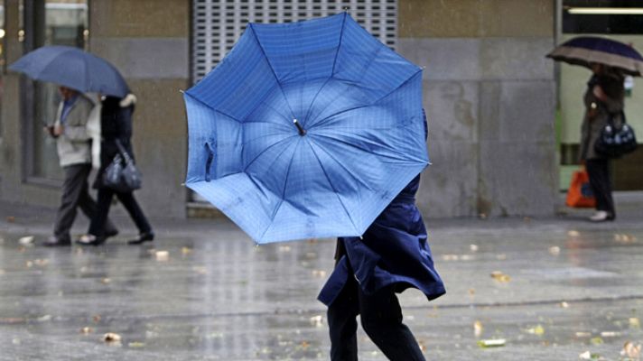 El tiempo - Lluvia persistente y viento fuerte