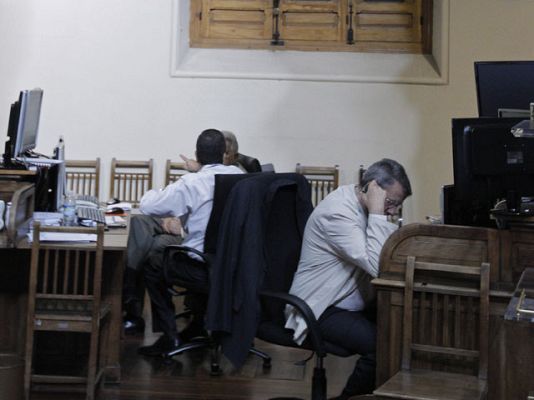 La tarde en 24h - Las Bolsas casi planas