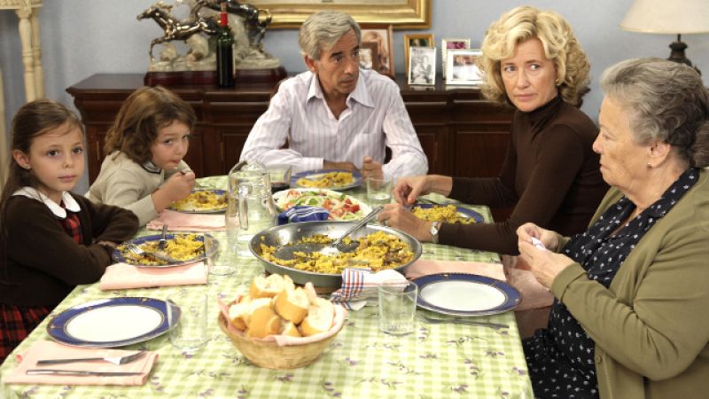 Herminia está ilusionada con la idea de que, algún día, Inés y Alberto sean pareja. El joven doctor le encanta para su nieta porque "aunque los ingenieros cobren más, donde esté un doctor....", afirma la abuela de los Alcántara.