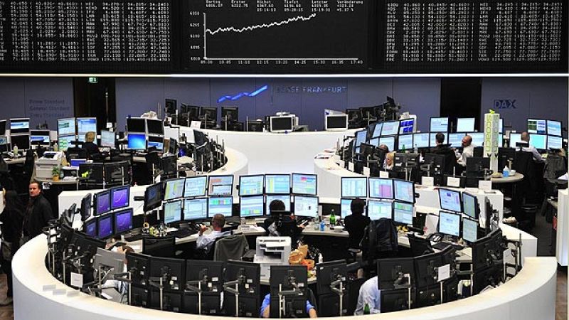 Los bolsas reciben con euforia los resultados de la Cumbre Europea. La española ha subido casi un 5% con los bancos disparados.