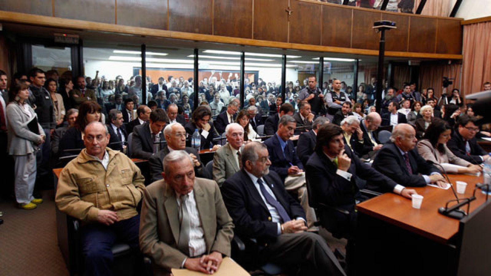 Cadena perpetúa para doce mandos militares de la última dictadura argentina