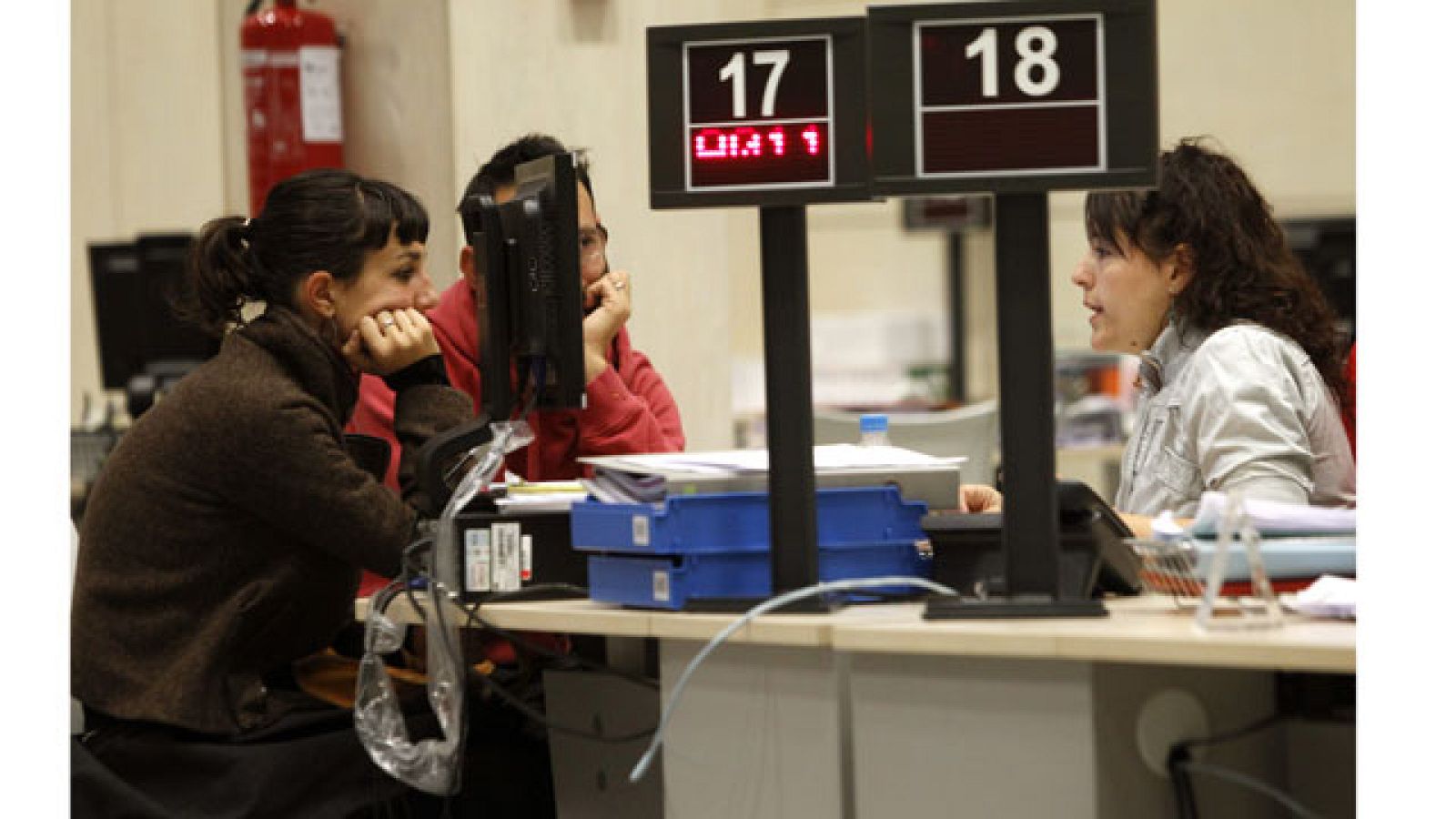 El paro sube hasta el 21,52% y roza los cinco millones | Ver