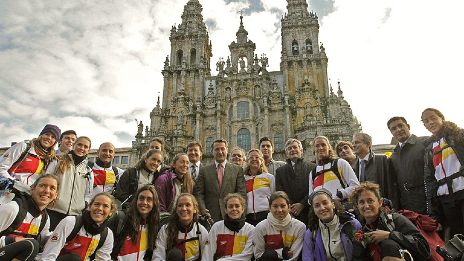 El equipo español de natación sincronizada ha cumplido un objetivo más, pero esta vez fuera del agua, al finalizar el camino de Santiago.