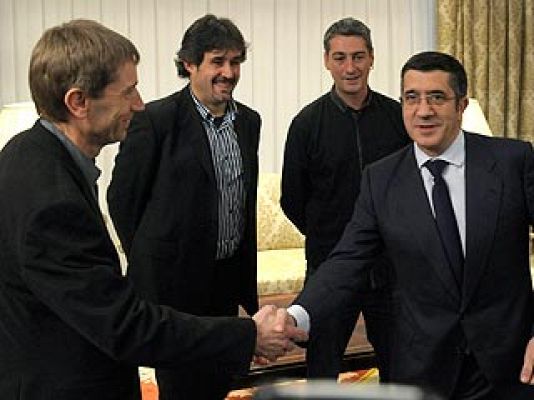 Telediario 1 - Patxi López se reune con Bildu