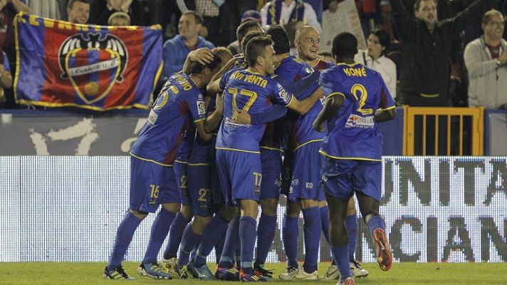 Telediario 1 - El Levante se acuerda de los suyos