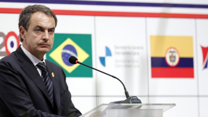 Telediario 1 - Zapatero se ha referido a la situación económica europea en la Cumbre Iberoamericana