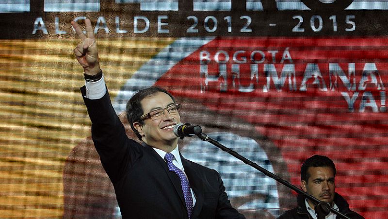 El exguerrillero Gustavo Petro, elegido alcalde de Bogotá