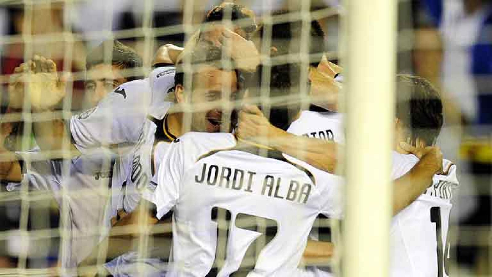 El central Rami hizo el tercer gol que sentenciaba el partido gracias al remate de cabeza tras el saque de córner de Tino Costa.