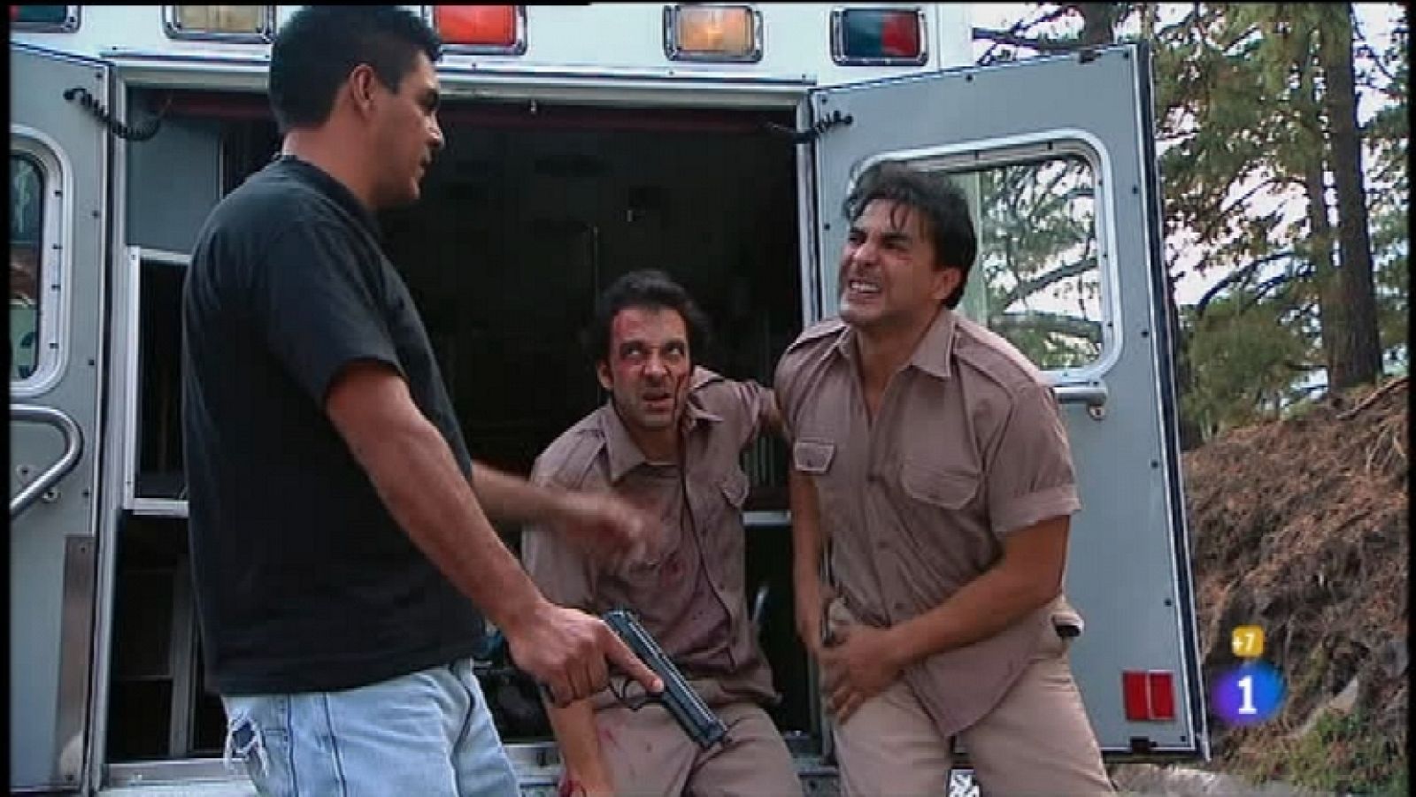 Amar de nuevo - Capítulo 74 - Verónica irá a ver a Máximo a la cárcel para pedirle el divorcio - Ver ahora