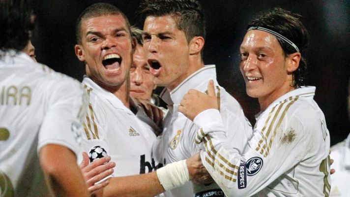 Champions League - Cristiano, en imparable saque de falta (0-1)