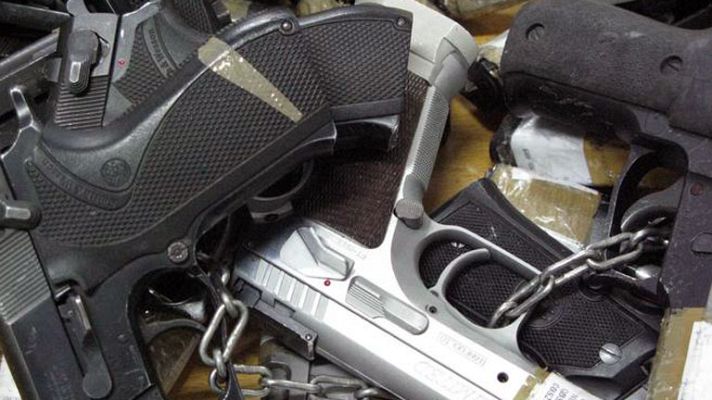 Comando Actualidad - Jugar con fuego - Subasta de armas