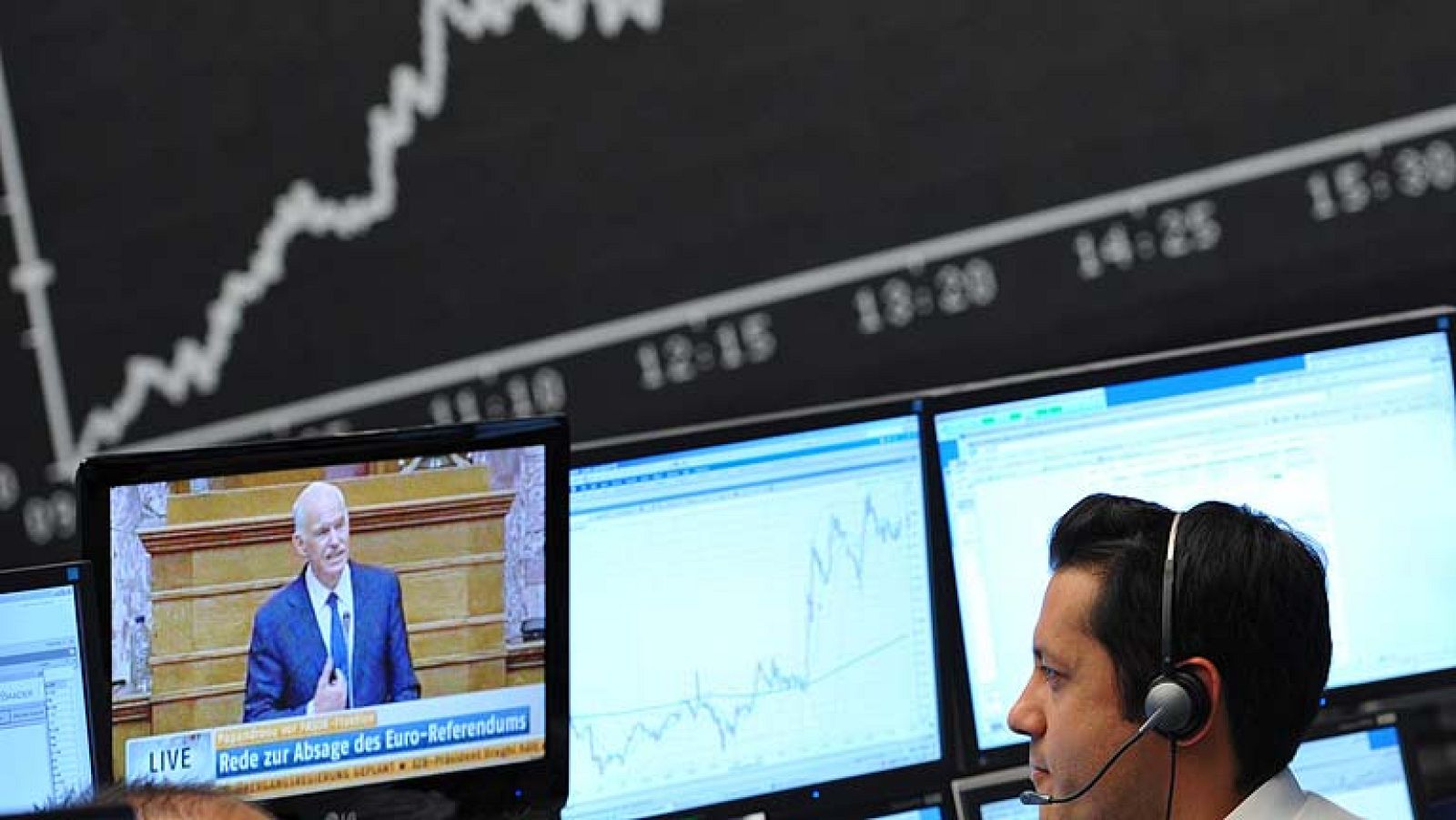 Los mercados celebran el nuevo escenario griego, al alejarse el referéndum - Informativo 24h | Ver