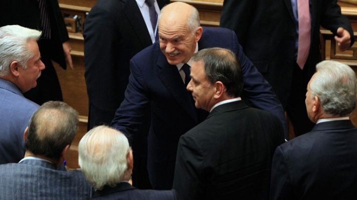 Telediario 1 - Moción de confianza en Grecia