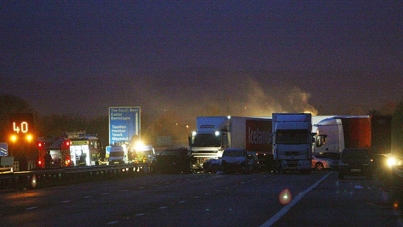 Varios muertos en un espectacular accidente múltiple en Reino Unido - Informativo 24h | Ver