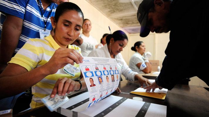Telediario 1 - Los primeros resultados oficiales dan la victoria a Daniel Ortega en las presidenciales de Nicaragua