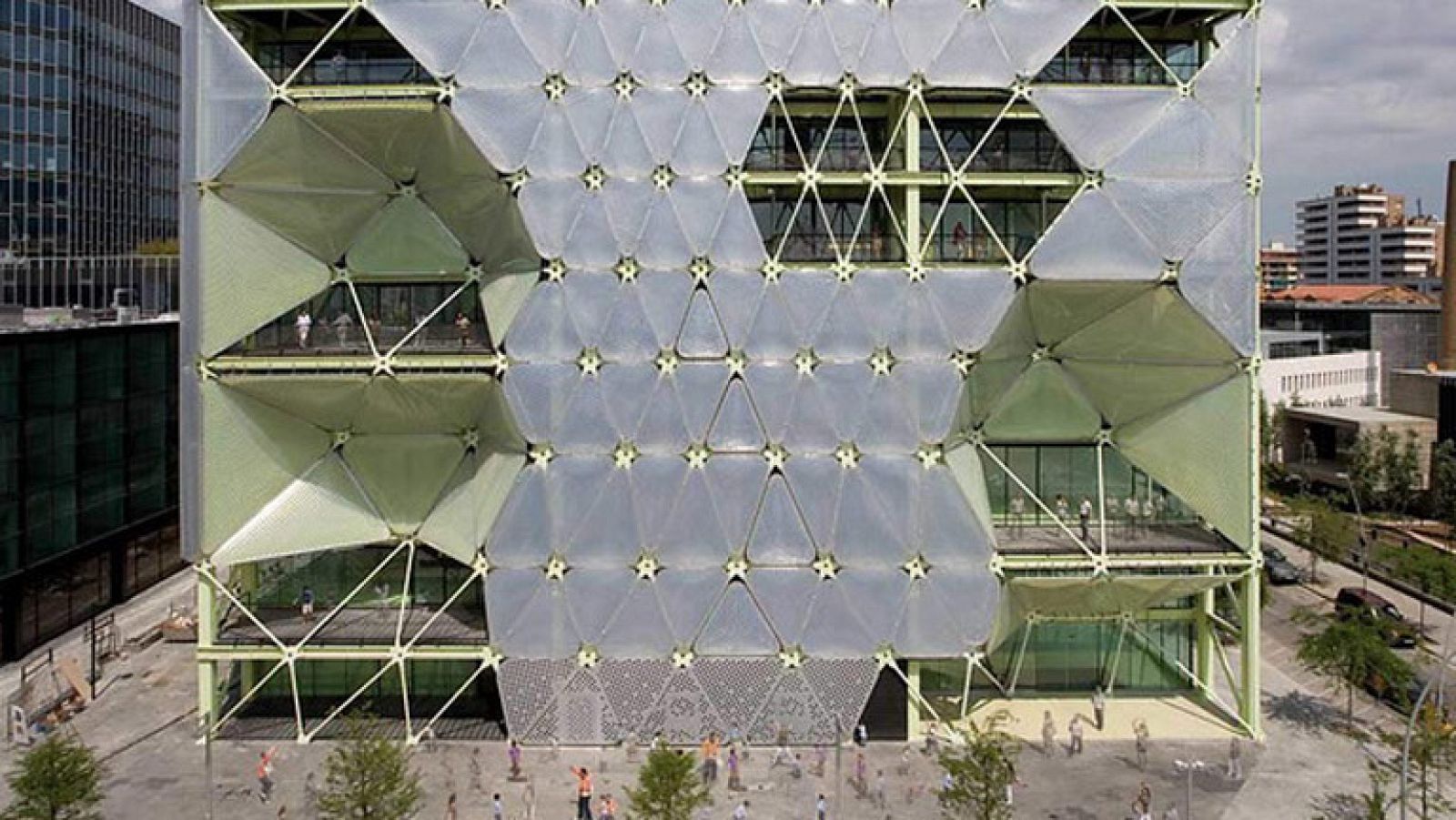 El Media-Tic de Barcelona, premiado como mejor edificio 2011, por un prestigioso jurado internacional.