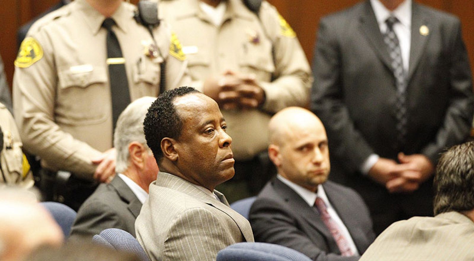 El médico de Michael Jackson, declarado culpable de homicidio involuntario - Informativo 24h | Ver