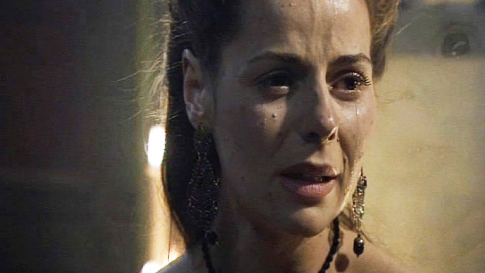 Águila Roja - Hernán vuelve a salvar a Lucrecia | Ver