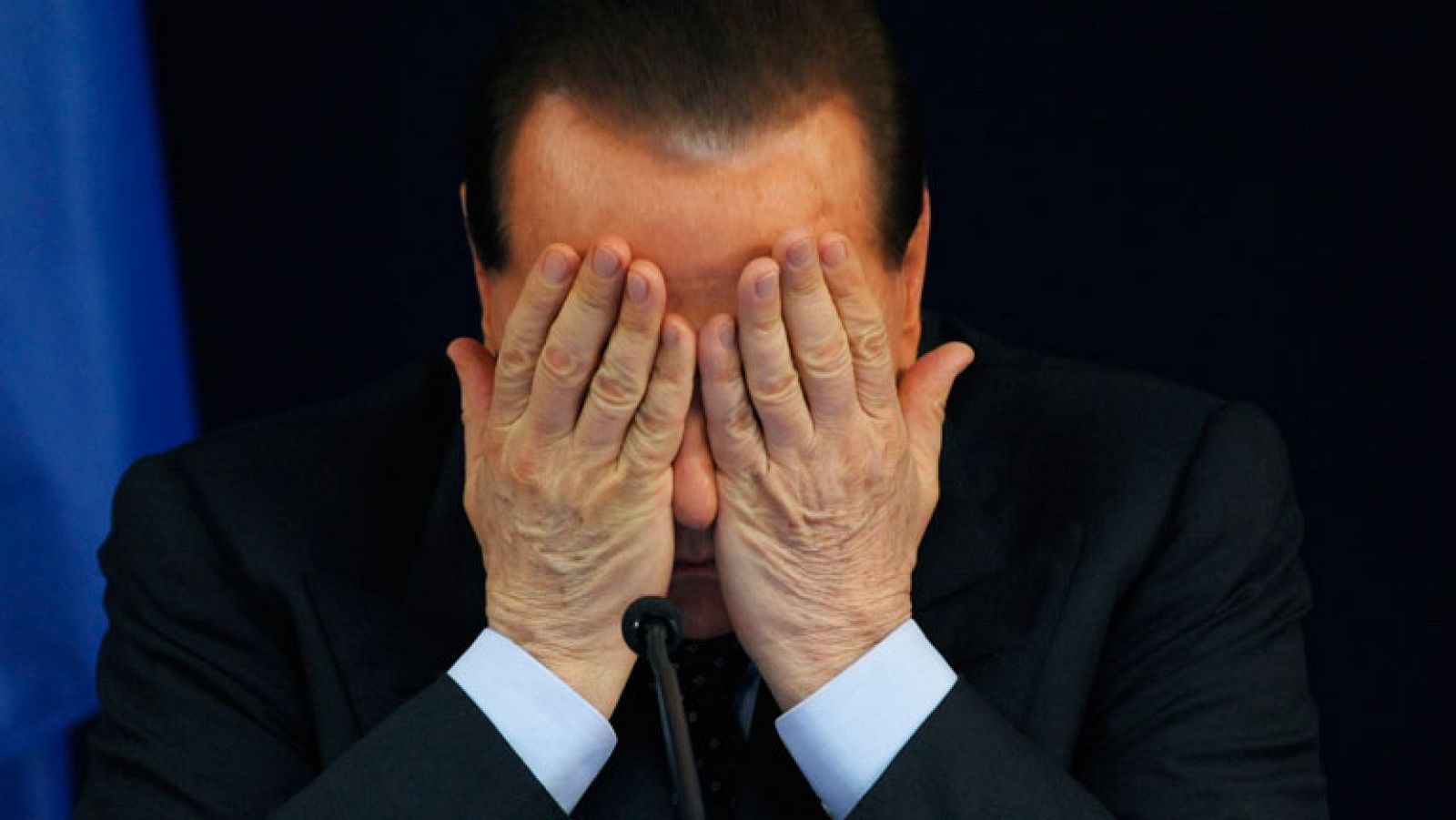 La prima de riesgo italiana se dispara a pesar de los anuncios de Berlusconi