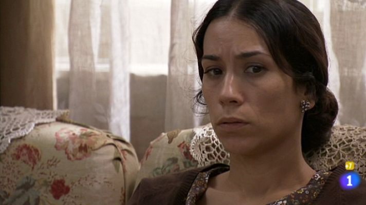 Amar en tiempos revueltos - Manolita, adicta a los fármacos