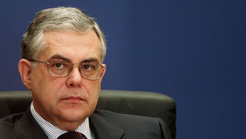 Lucas Papademos formará gobierno como primer ministro en Grecia