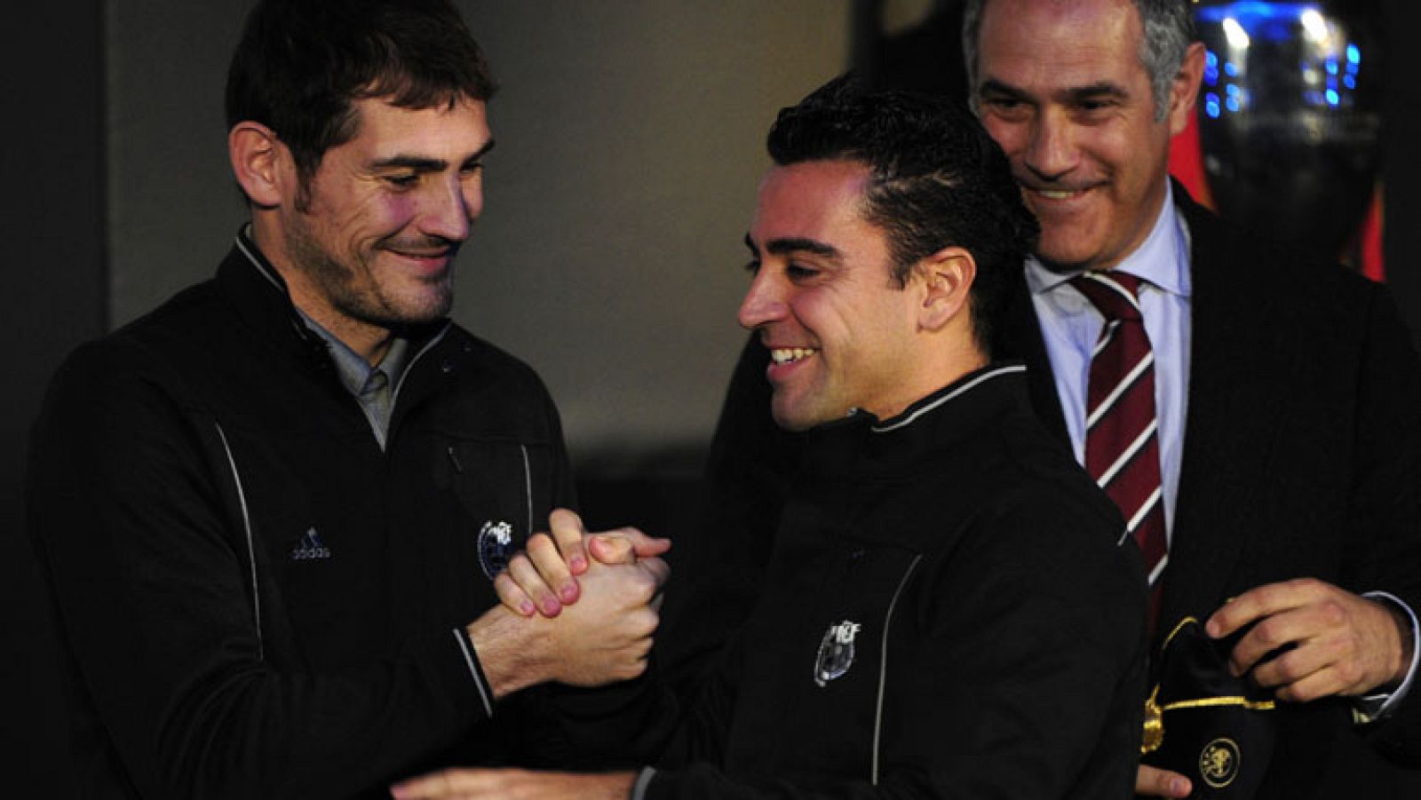 Casillas, alabado por sus compañeros | Ver