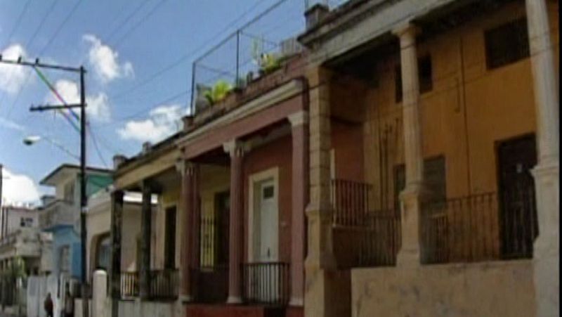 Los cubanos, desde esta semana, ya pueden vender o comprar sus casas