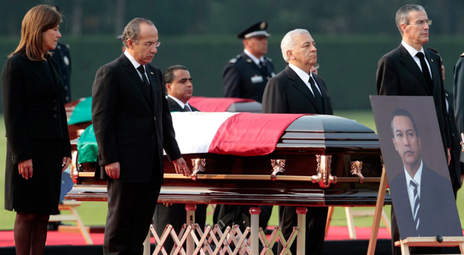 México despide en un funeral de estado a su ministro de Gobernación - Informativo 24h | Ver
