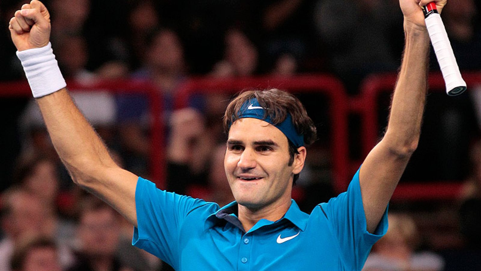 El tenista suizo Roger Federer ha logrado uno de los pocos torneos que le faltaban en su palmarés, al superar a Tsonga por 6-1 y 7-6.