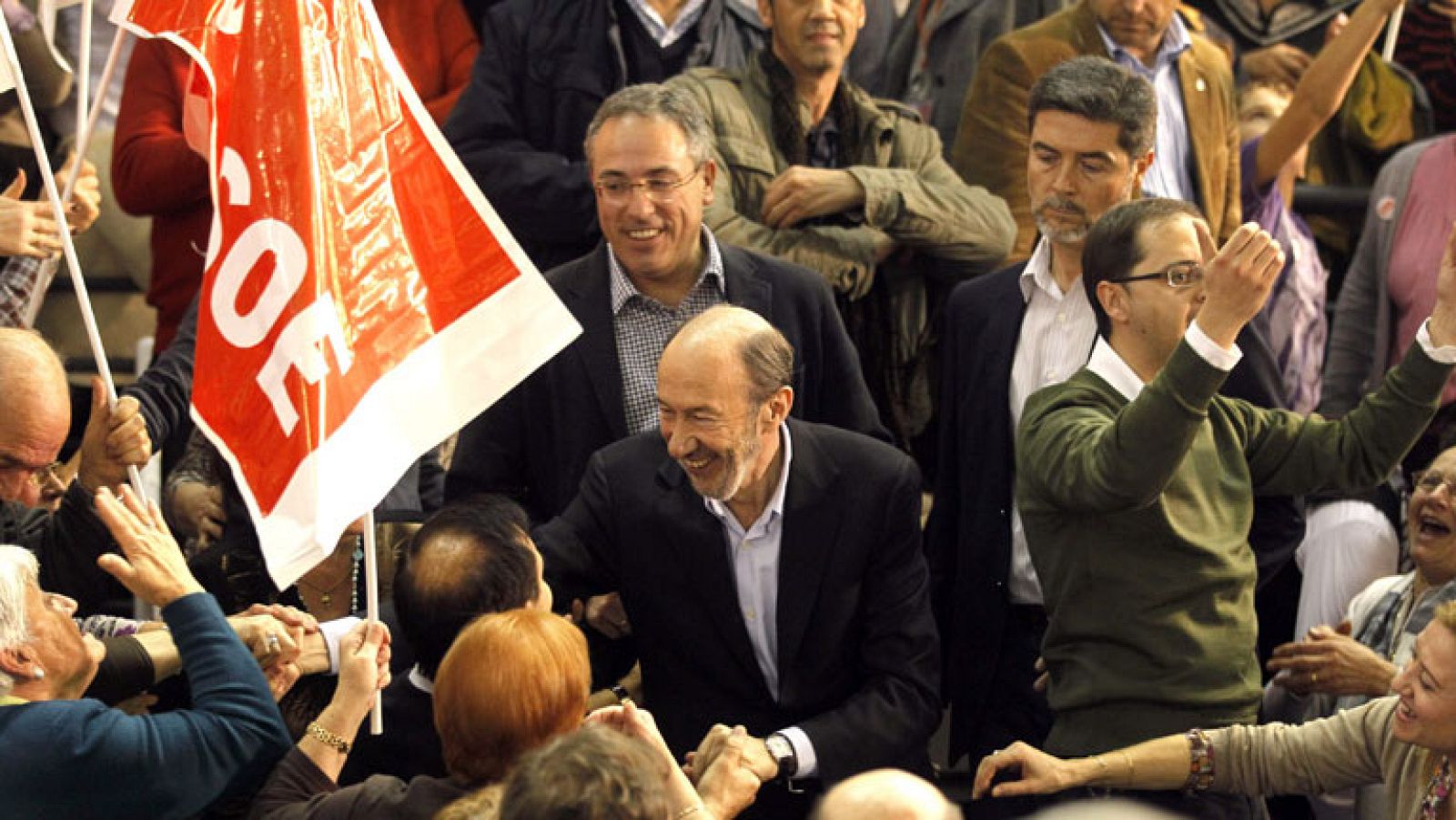 Rubalcaba pide el voto para los indecisos