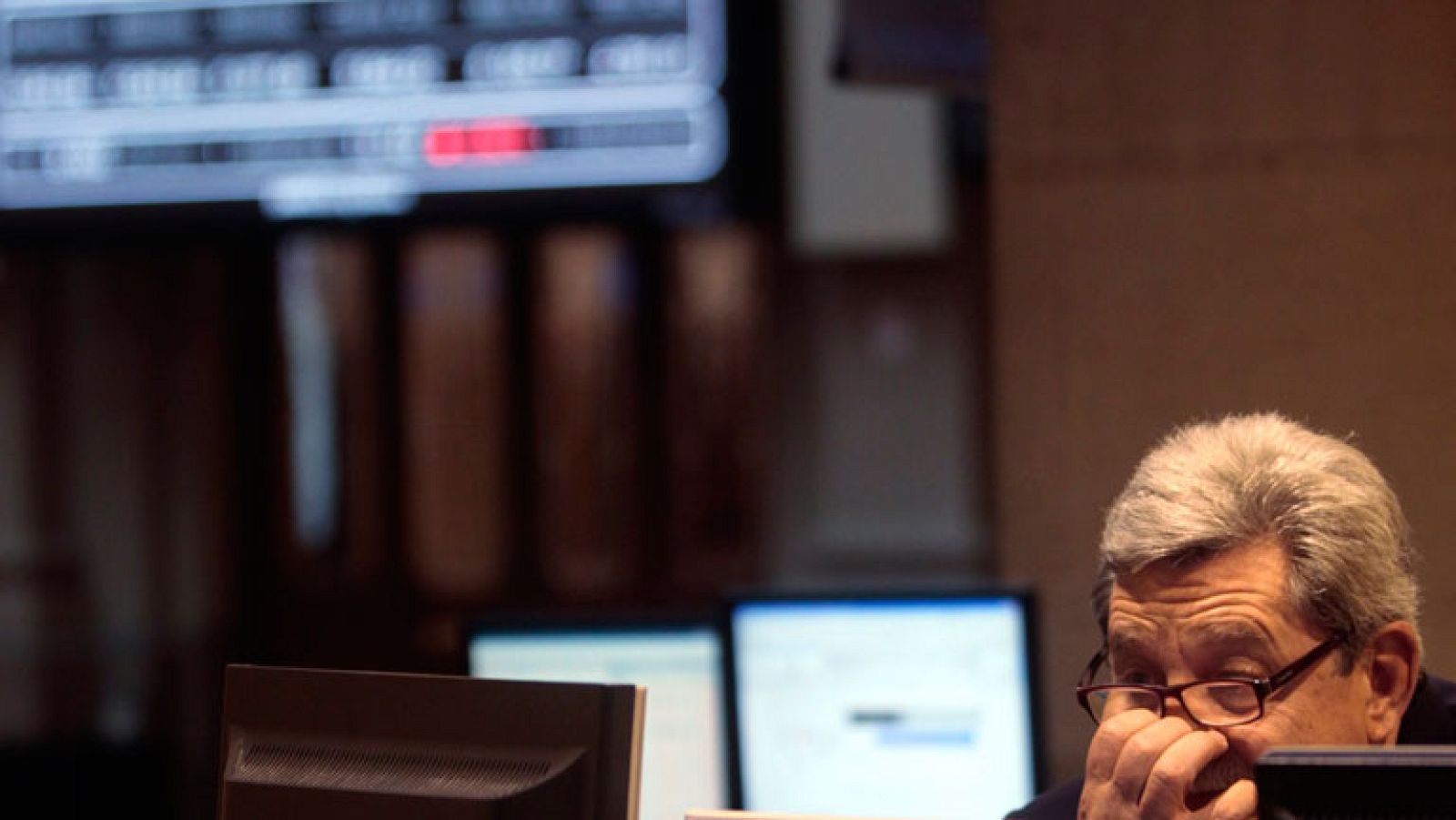 Las Bolsas vuelven a los números rojos pese al cambio de gobierno en Italia