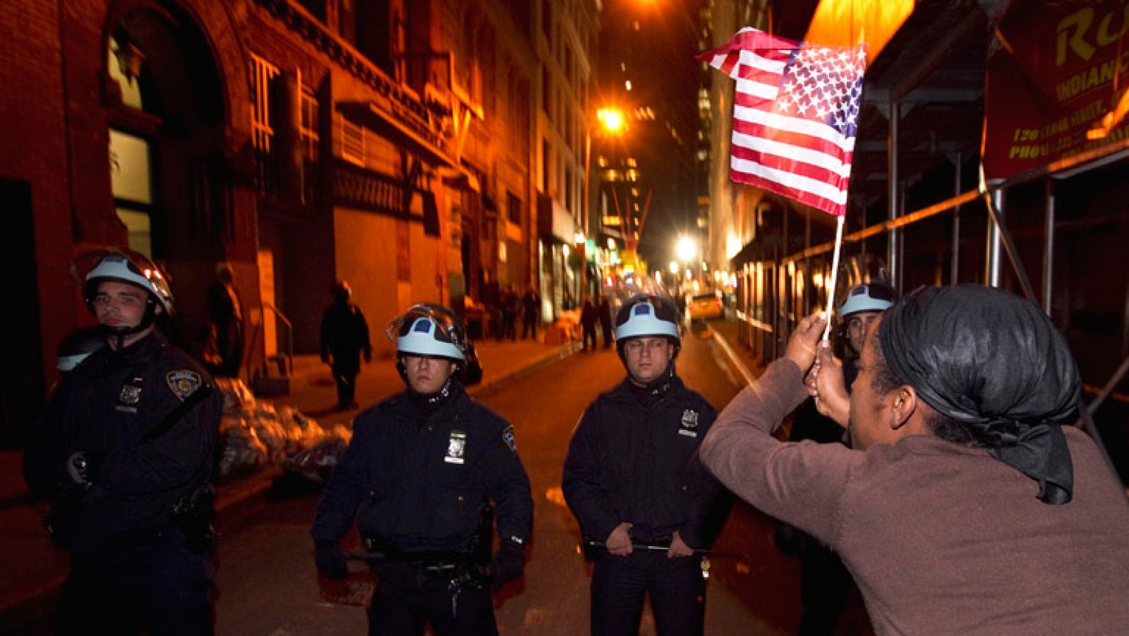 La Policía desaloja el campamento de Occupy Wall Street