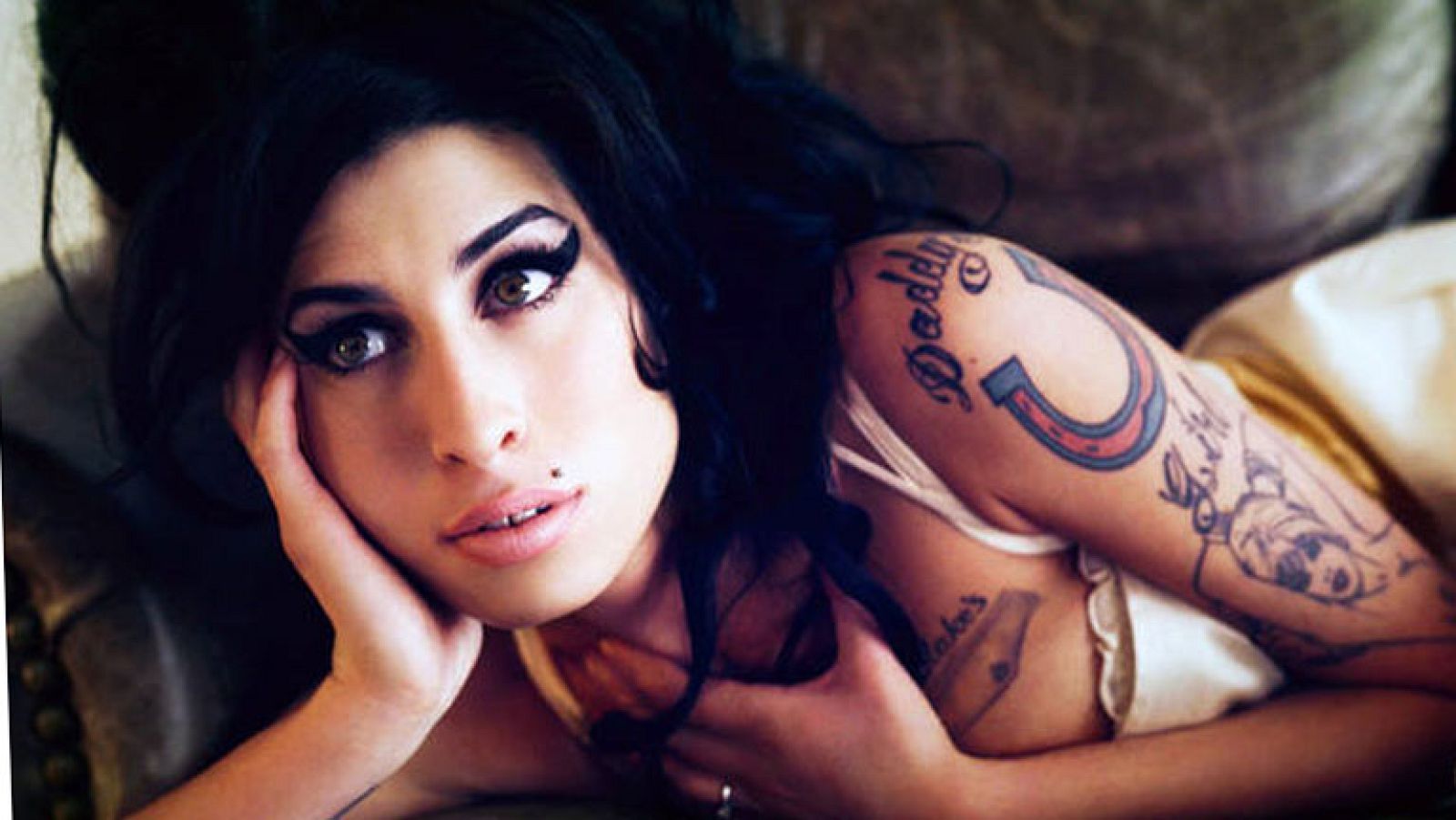 Más Gente - Lanzan un disco póstumo de Amy Winehouse