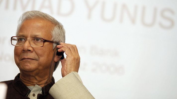 Telediario 1 - Regular los microcréditos