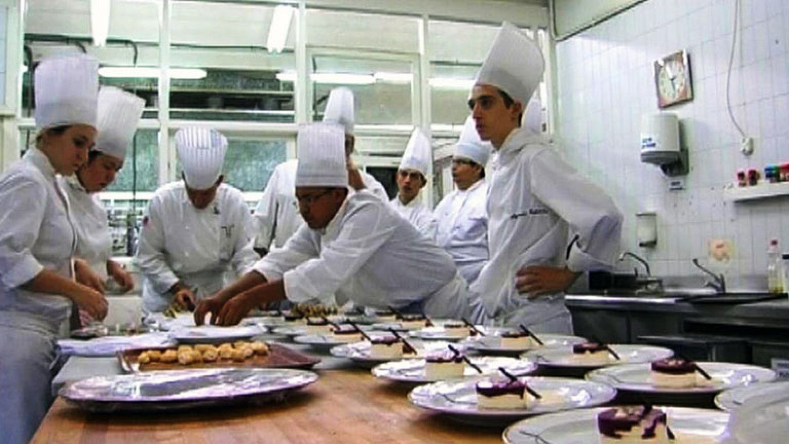 Comando Actualidad - Barato, barato - Menú, 5 euros