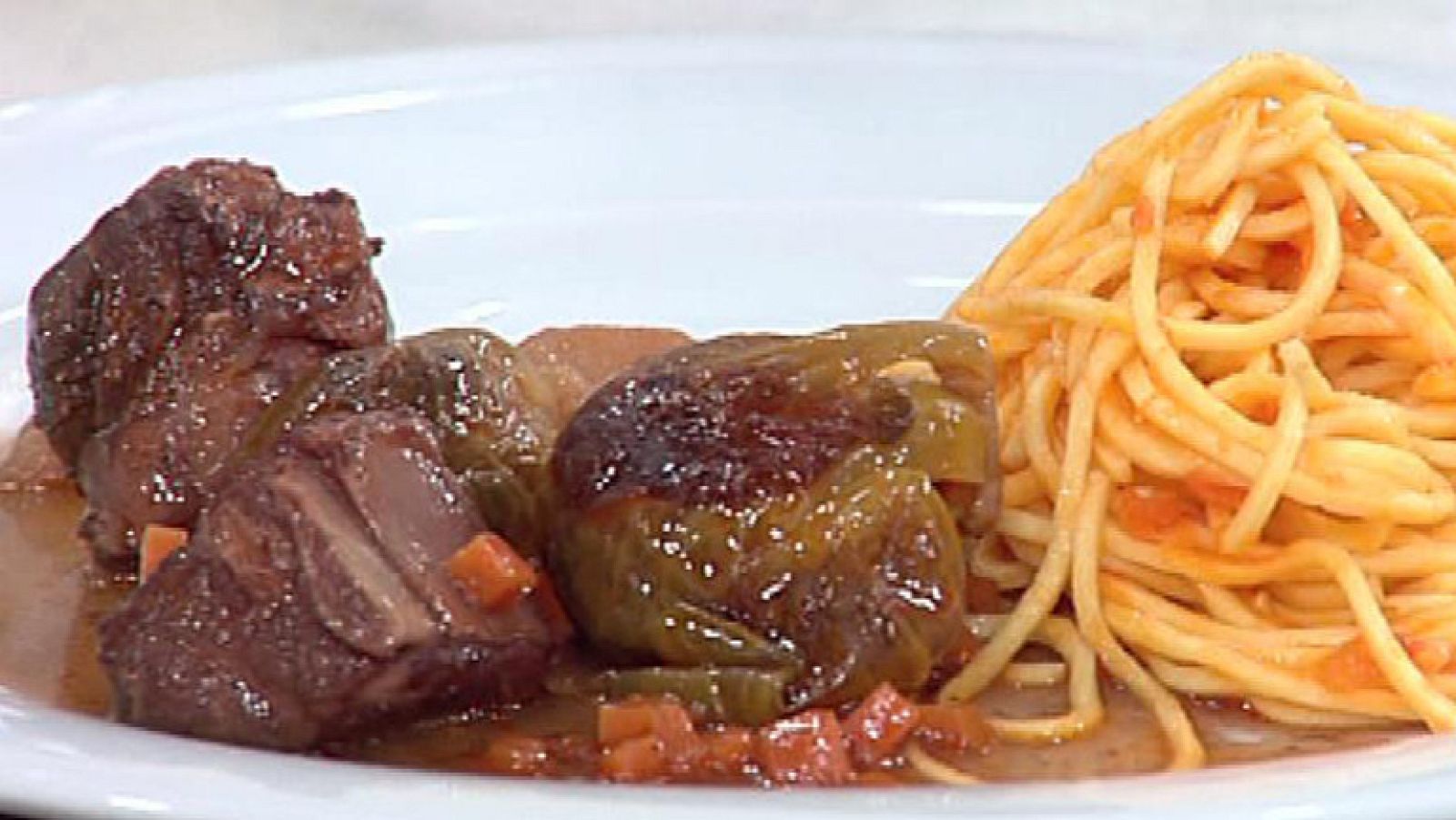 Costillas al vino tinto y coles de Bruselas (17/11/2011)