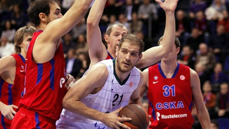 El conjunto moscovita se impuso a los malagueños en su partido de la Euroliga. En el derbi vasco, el Gescrap Bizkaia se impuso al Caja Laboral