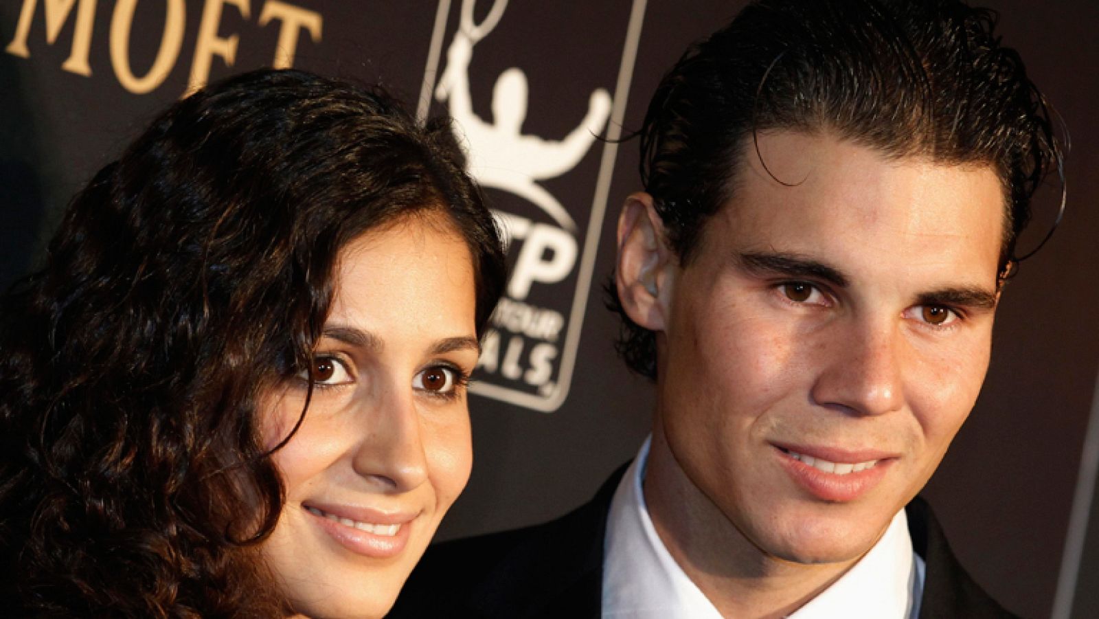 El tenista español y número dos del mundo, Rafa Nadal, se encuentra en Londres para disputar desde este  domingo la Copa Masters 2011. En delcaraciones a RNE reconoció que no se puede "obsesionar con Djokovic"