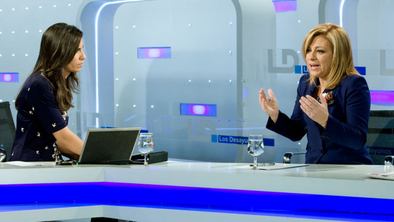 Los Desayunos. Elena Valenciano: El BCE "nos echa una mano siempre tarde y poco"