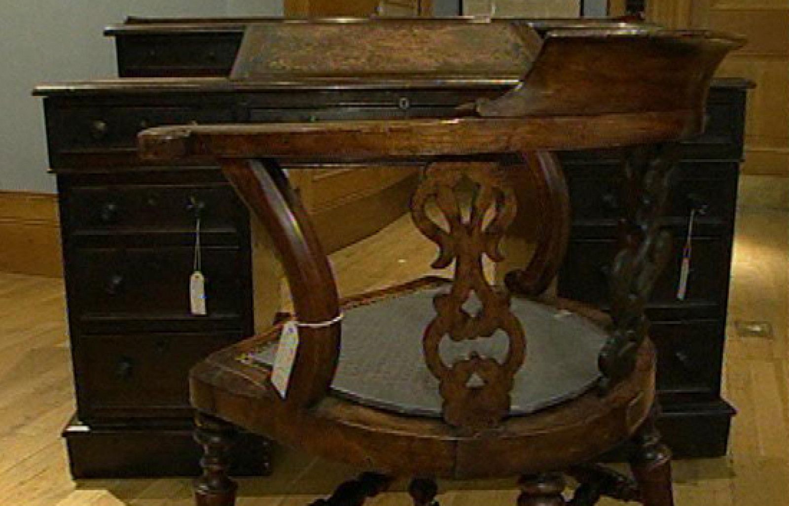 Subastado el escritorio de Dickens