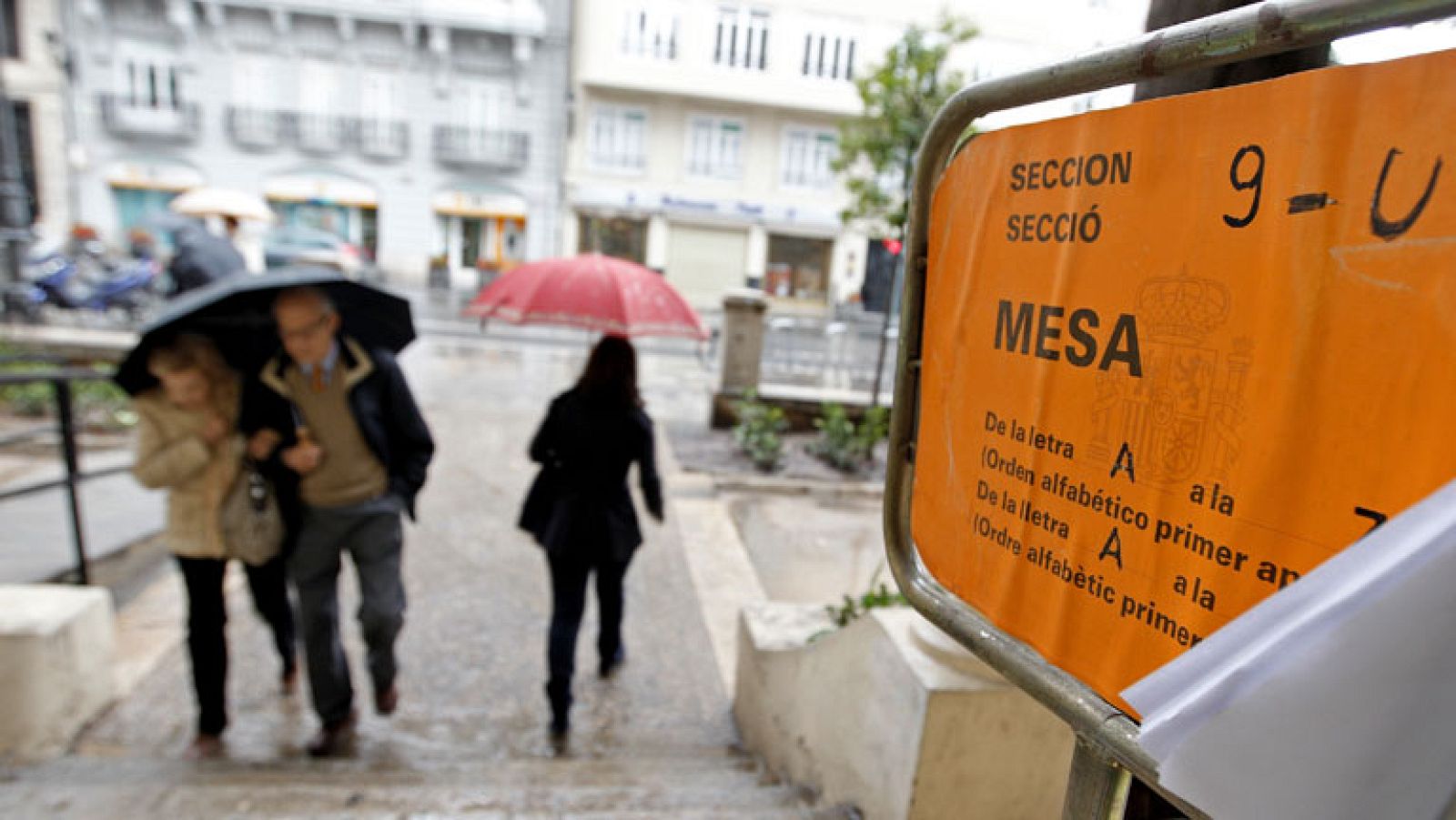 "Absoluta normalidad" en la jornada electoral del 20N, con algún retraso por las lluvias