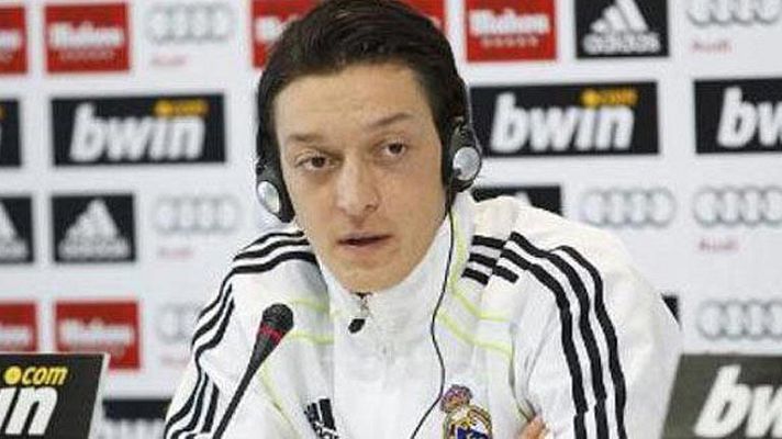 Telediario 1 - Özil: "Somos una pequeña familia"